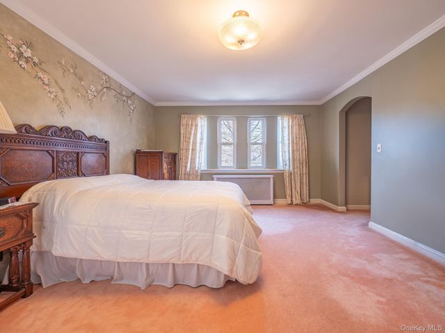 7363 195th Street, Fresh Meadows, NY 11366