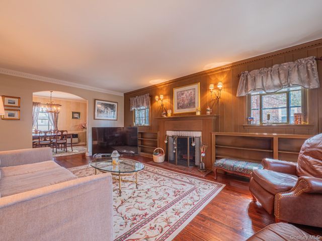 7363 195th Street, Fresh Meadows, NY 11366