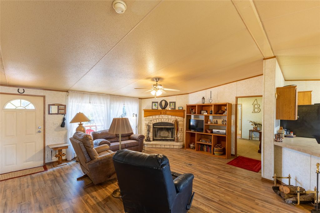 3033 Steepleridge Circle, Granbury, TX 76048