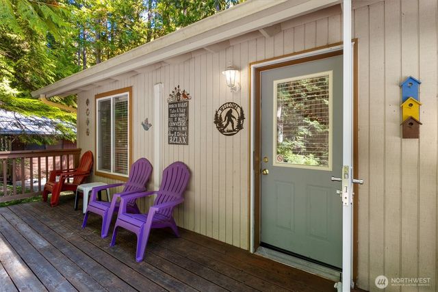 7036 Rainier Way, Glacier, WA 98244