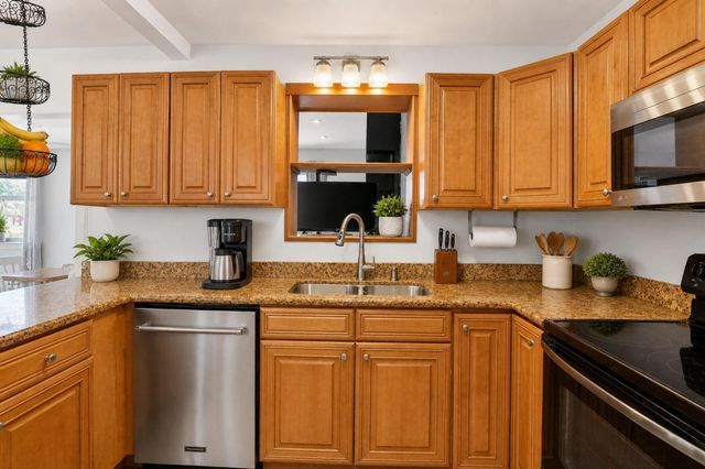 7571 NW 1st Court, Pembroke Pines, FL 33024