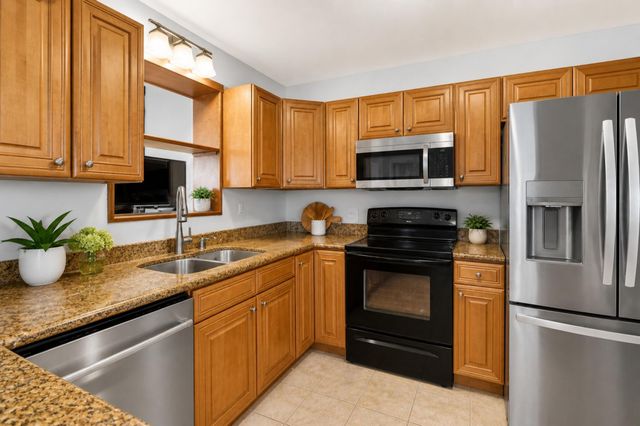 7571 NW 1st Court, Pembroke Pines, FL 33024
