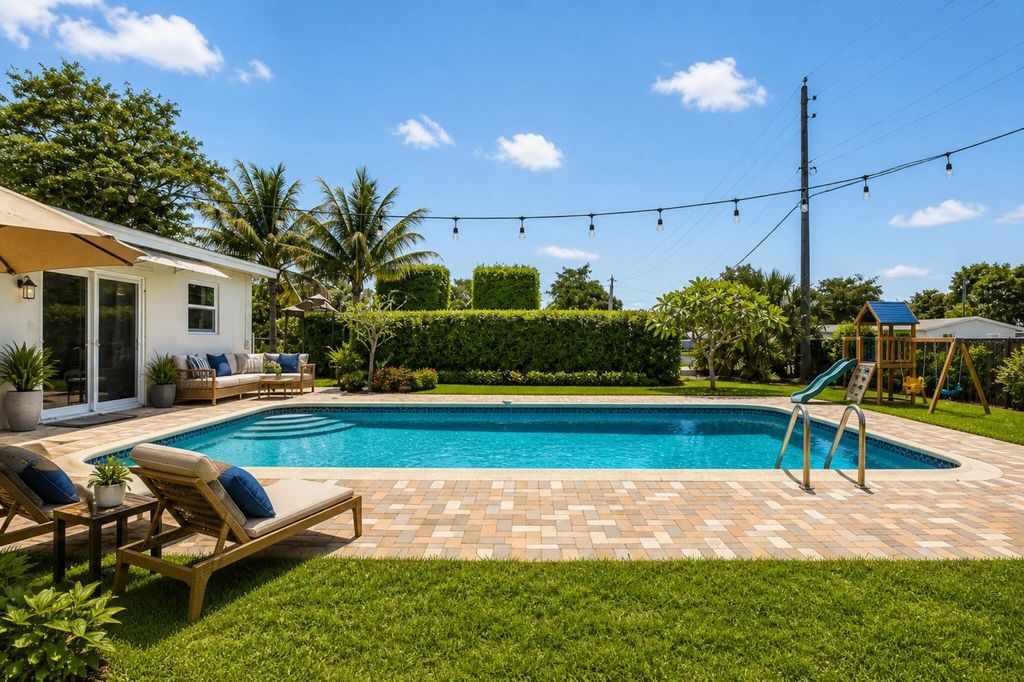 7571 NW 1st Court, Pembroke Pines, FL 33024