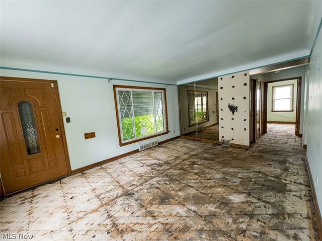 3915 E 189th Street, Cleveland, OH 44122