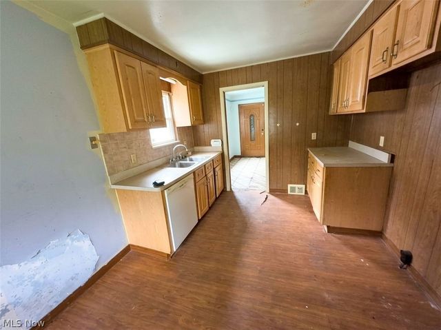 3915 E 189th Street, Cleveland, OH 44122