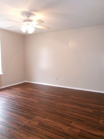 1817 Family Circle, Grand Prairie, TX 75051