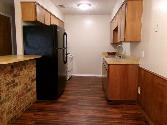 1817 Family Circle, Grand Prairie, TX 75051