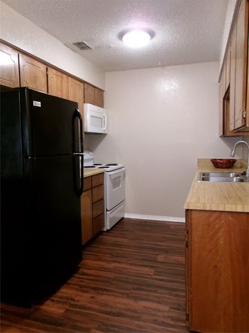 1817 Family Circle, Grand Prairie, TX 75051