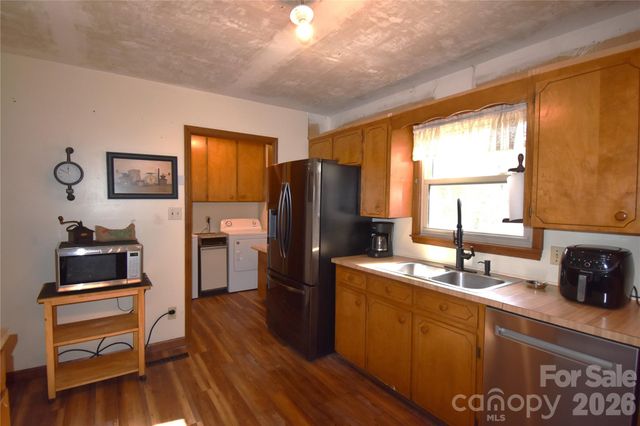 1292 Creekwood Drive, Morganton, NC 28655