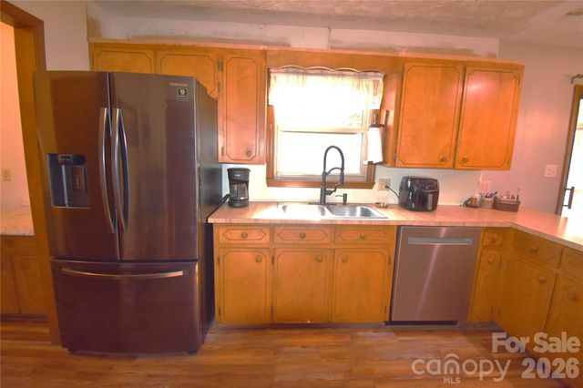 1292 Creekwood Drive, Morganton, NC 28655