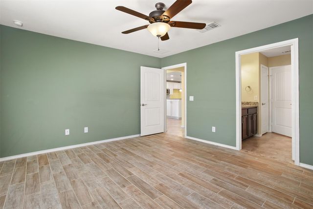 362 Crested Eagle Drive, Richmond, TX 77469