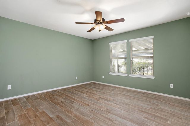 362 Crested Eagle Drive, Richmond, TX 77469