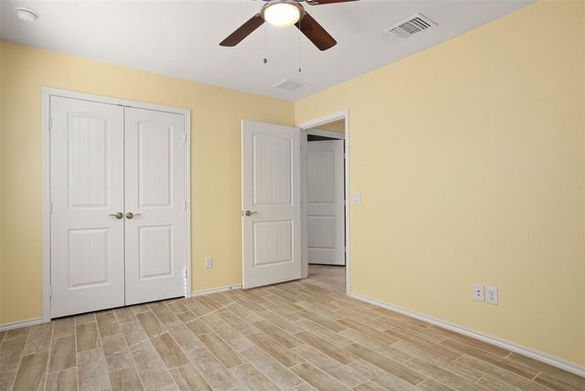 362 Crested Eagle Drive, Richmond, TX 77469