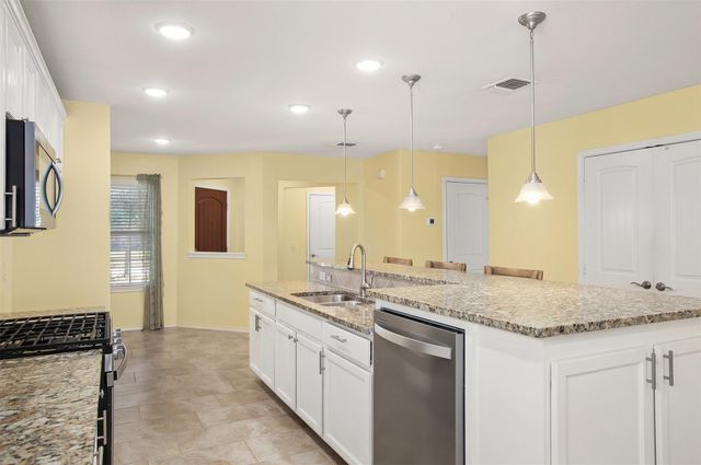 362 Crested Eagle Drive, Richmond, TX 77469