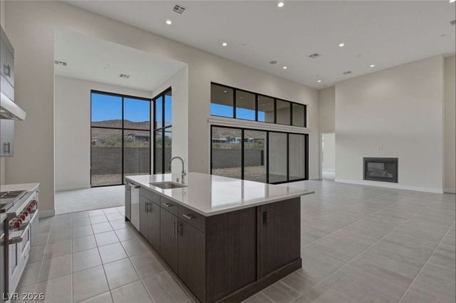 10865 Agate Cliffs Avenue, Las Vegas, NV 89135