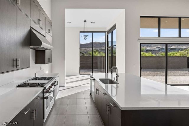 10865 Agate Cliffs Avenue, Las Vegas, NV 89135