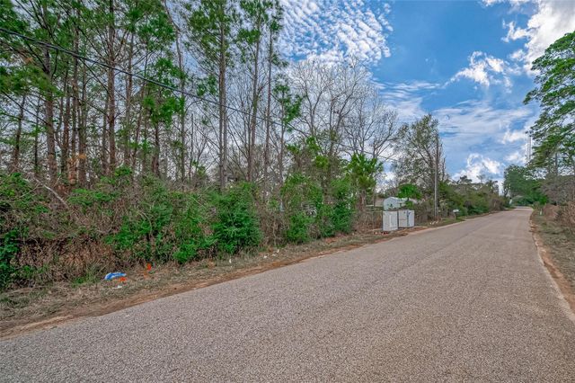 13727 Adams Lane, Pinehurst, TX 77362
