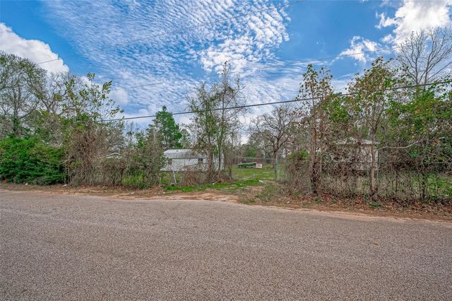 13727 Adams Lane, Pinehurst, TX 77362