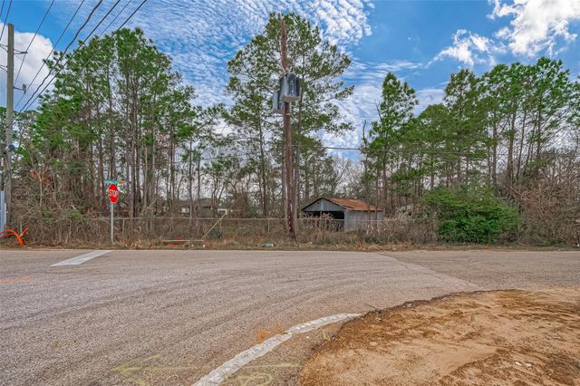 13727 Adams Lane, Pinehurst, TX 77362