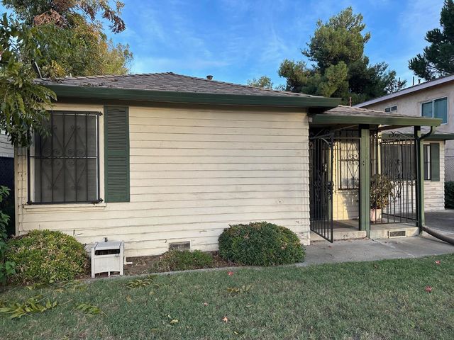 1954 S Sutter Street, Stockton, CA 95206