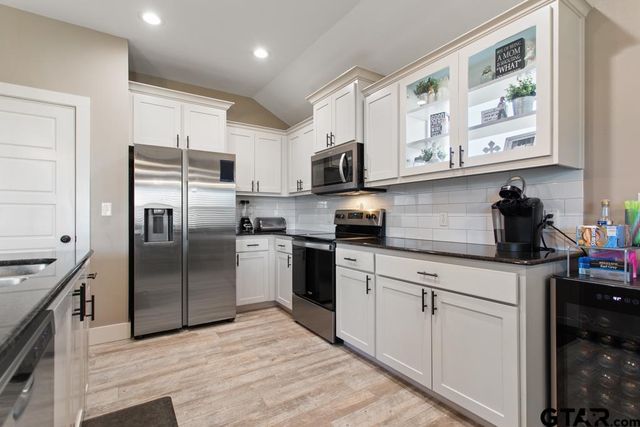 15422 Anna Ln, Lindale, TX 75771