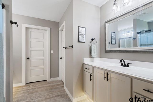 15422 Anna Ln, Lindale, TX 75771