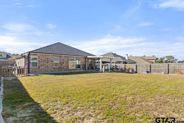 15422 Anna Ln, Lindale, TX 75771