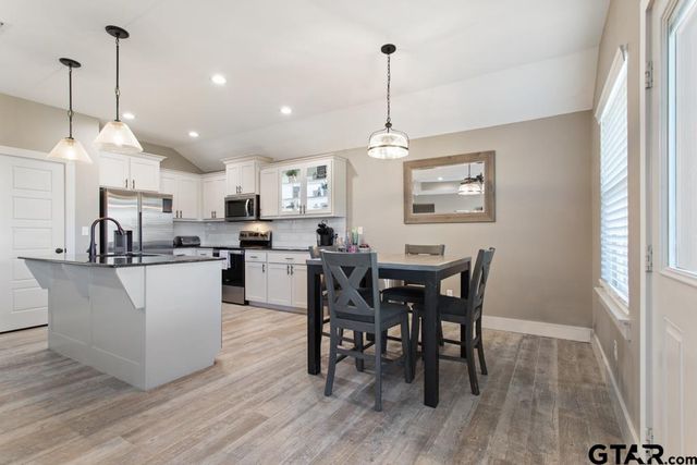 15422 Anna Ln, Lindale, TX 75771