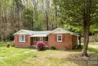 603 Halsbury Avenue, Hendersonville, NC 28791