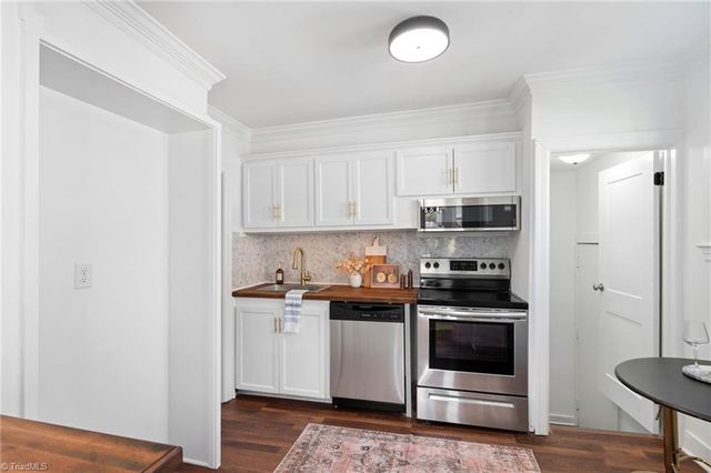 4 Elliott Drive, Thomasville, NC 27360