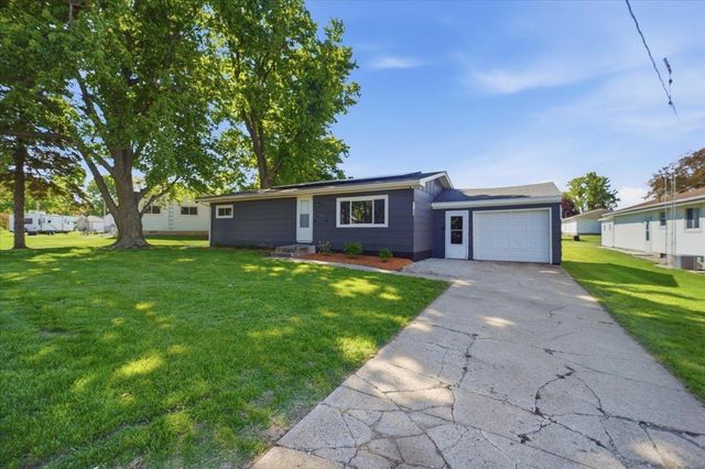 2307 14th Avenue, Eldora, IA 50627