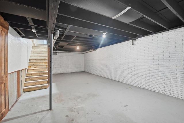 2307 14th Avenue, Eldora, IA 50627