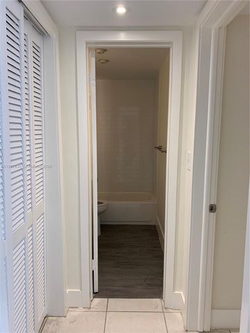 1200 Mariposa Ave E104, Coral Gables, FL 33146