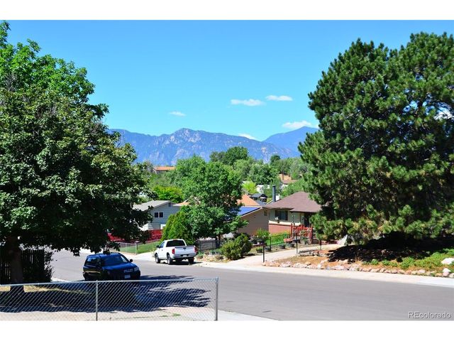 2111 Kodiak Dr, Colorado Springs, CO 80910