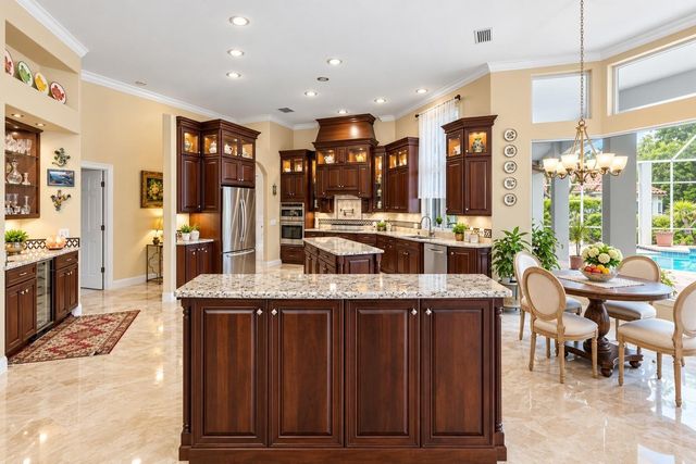 18112 LONGWATER RUN DRIVE, Tampa, FL 33647