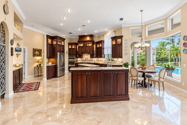 18112 LONGWATER RUN DRIVE, Tampa, FL 33647