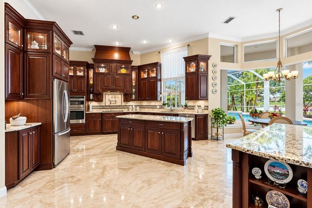 18112 LONGWATER RUN DRIVE, Tampa, FL 33647