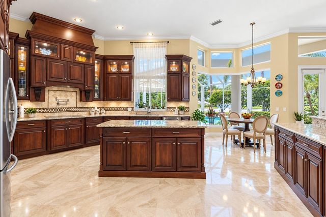 18112 LONGWATER RUN DRIVE, Tampa, FL 33647