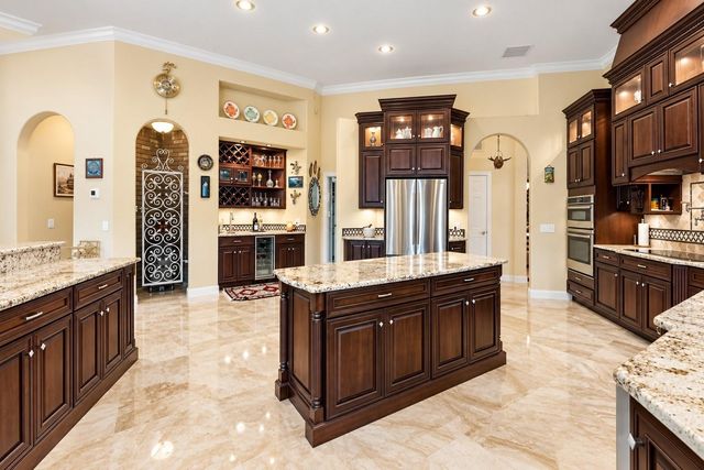 18112 LONGWATER RUN DRIVE, Tampa, FL 33647