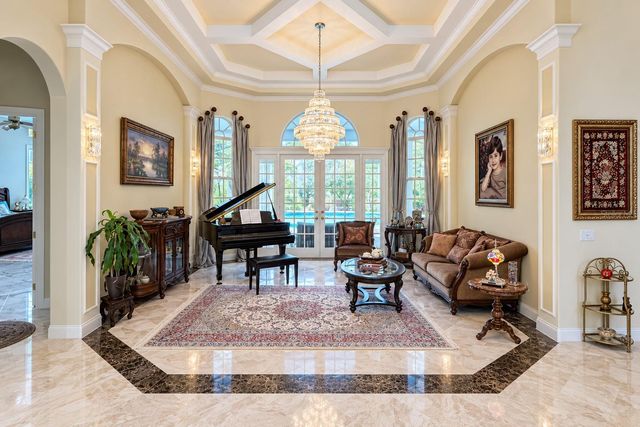 18112 LONGWATER RUN DRIVE, Tampa, FL 33647