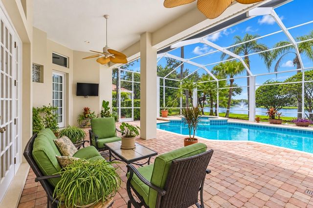 18112 LONGWATER RUN DRIVE, Tampa, FL 33647