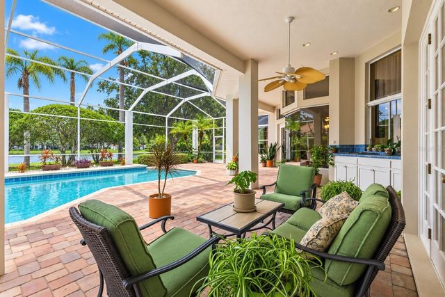 18112 LONGWATER RUN DRIVE, Tampa, FL 33647