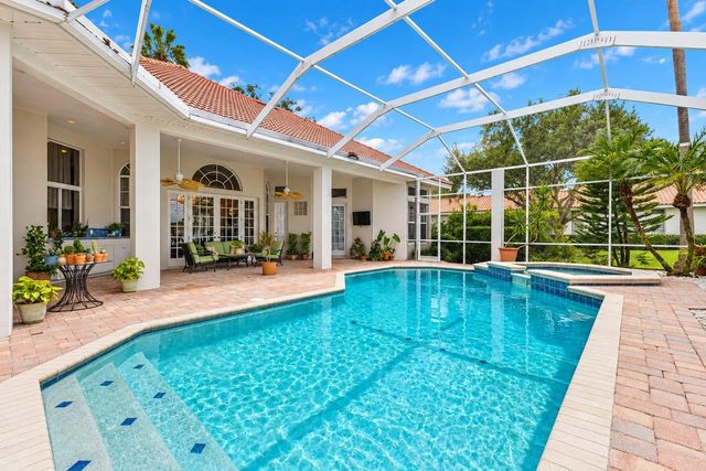 18112 LONGWATER RUN DRIVE, Tampa, FL 33647