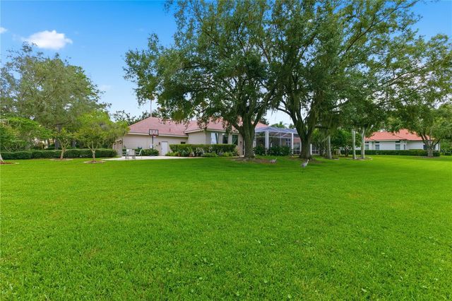 18112 LONGWATER RUN DRIVE, Tampa, FL 33647
