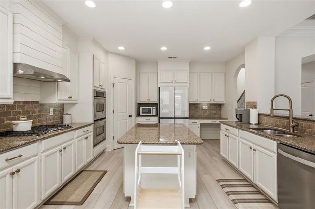 2048 Anderson Drive SE, Smyrna, GA 30080