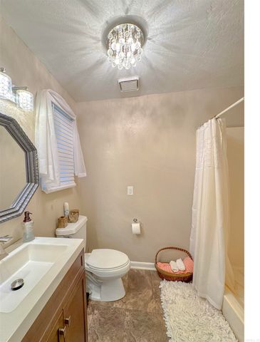 1 Plana Place, Hot Springs Village, AR 71909