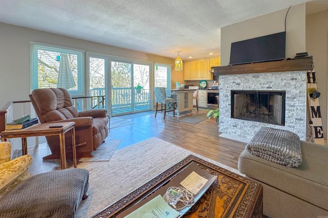 1 Plana Place, Hot Springs Village, AR 71909