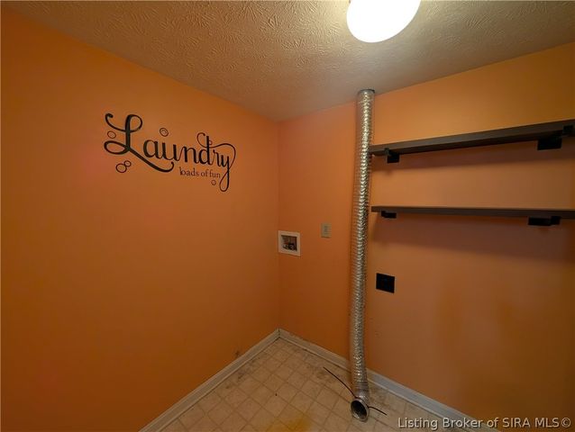 7501 Blue Sky Drive, Sellersburg, IN 47172