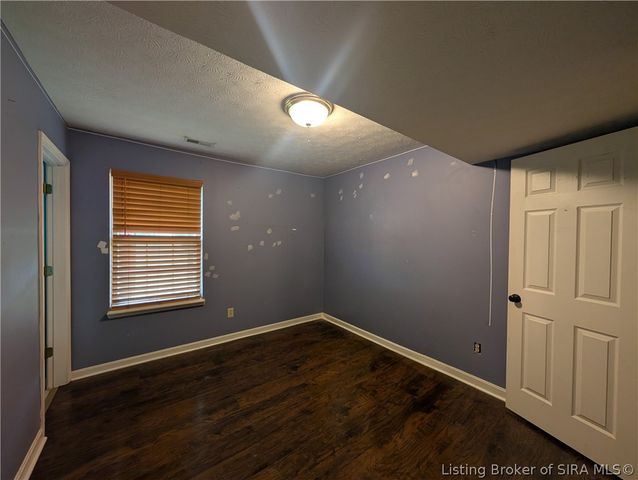 7501 Blue Sky Drive, Sellersburg, IN 47172