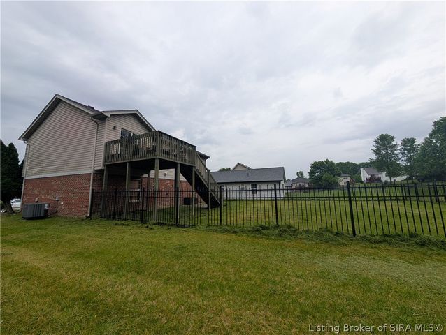7501 Blue Sky Drive, Sellersburg, IN 47172